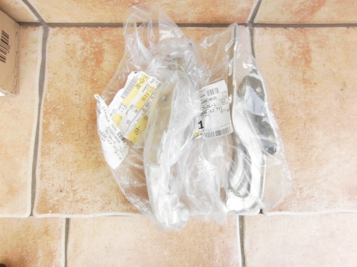 LA7W - ПЕТЛЯ ПЕРЕДНЕГО КАПОТА FABIA III 6V0823301 6V0823302