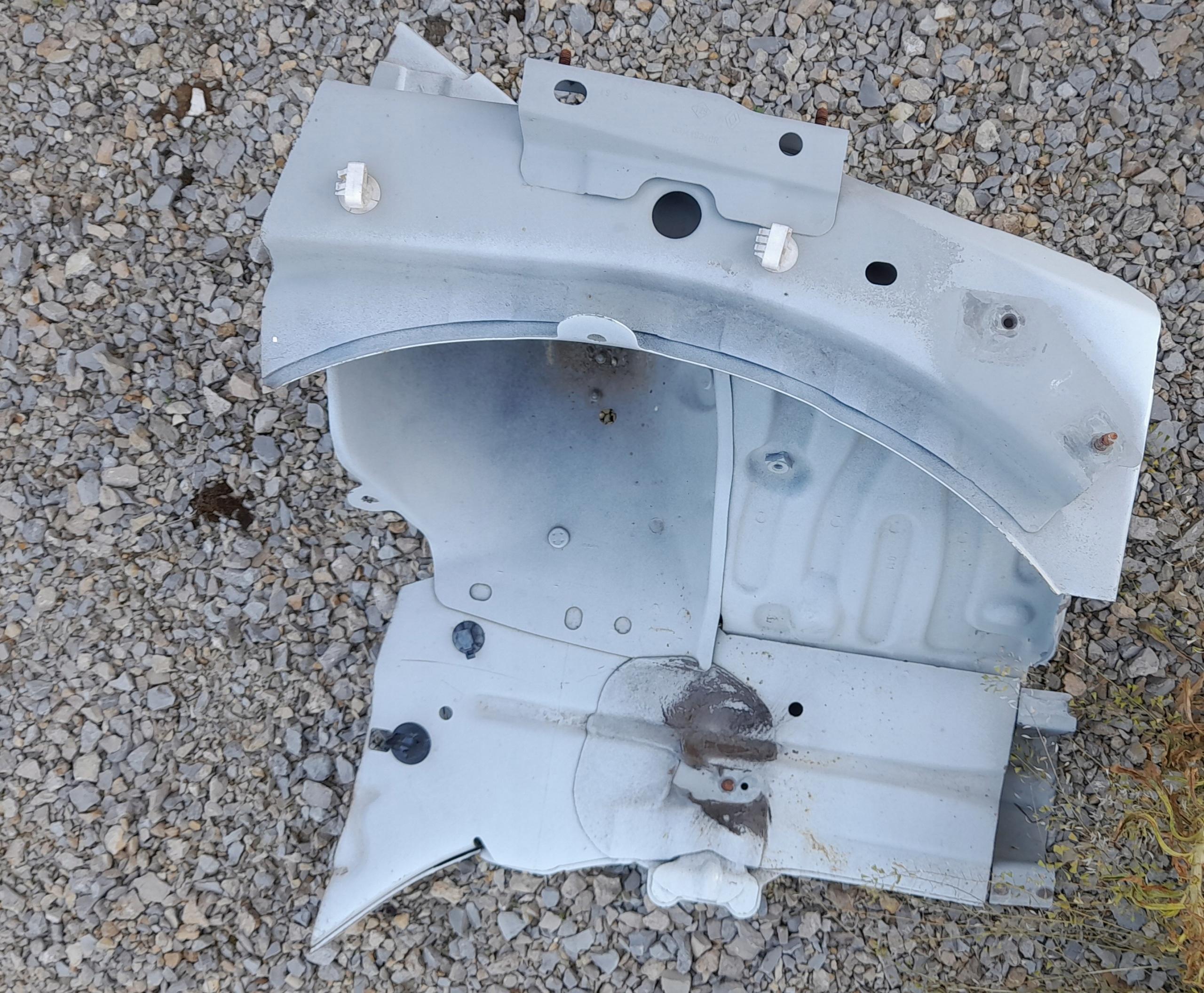 ПЕРЕДНИЙ ПРАВЫЙ ФАРТУК RENAULT CLIO IV 4