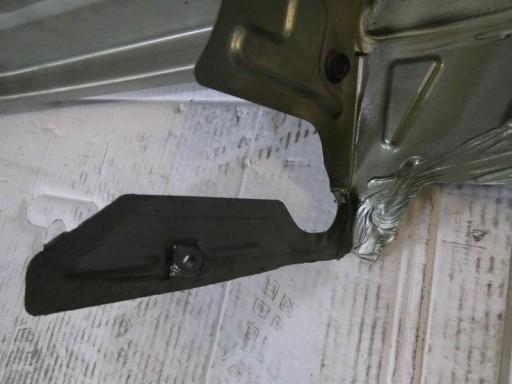 ФАРТУХ ШАРНІР КРІПЛЕННЯ КРИЛА ПРАВИЙ CAYENNE 7L