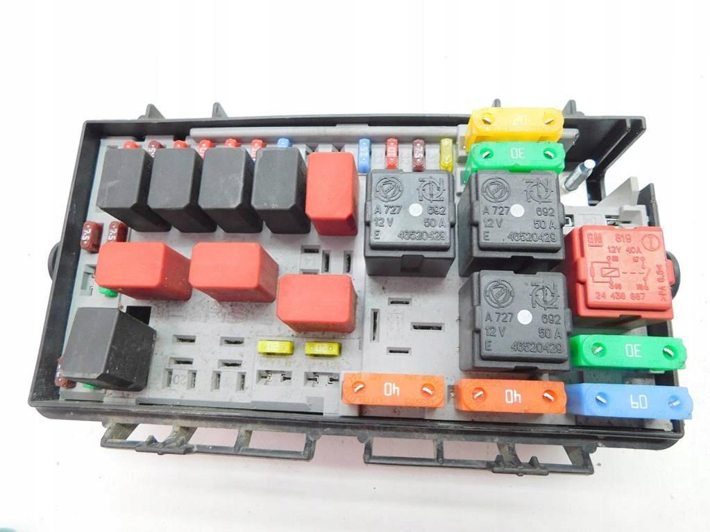 FIAT GRANDE PUNTO 1.2 2005R блок предохранителей