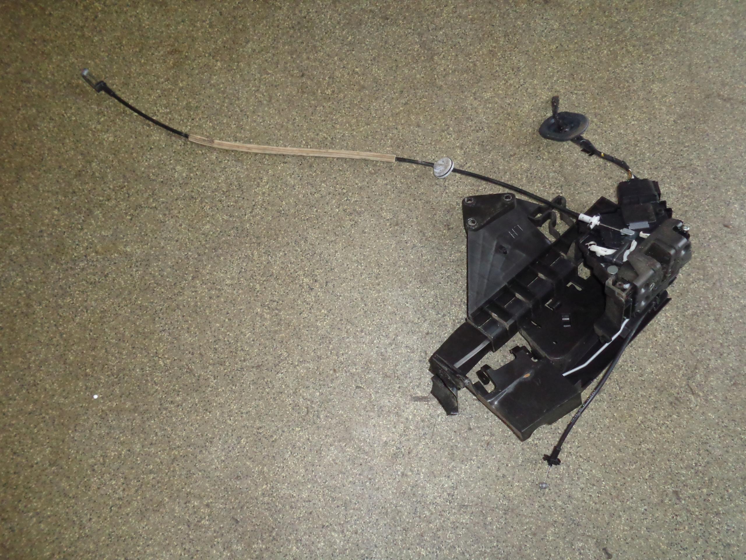 FOCUS MK2 LIFT 3D ДВЕРНИЙ ЗАМОК ЛІВИЙ ПЕРЕДНІЙ ПЕРЕДНІЙ