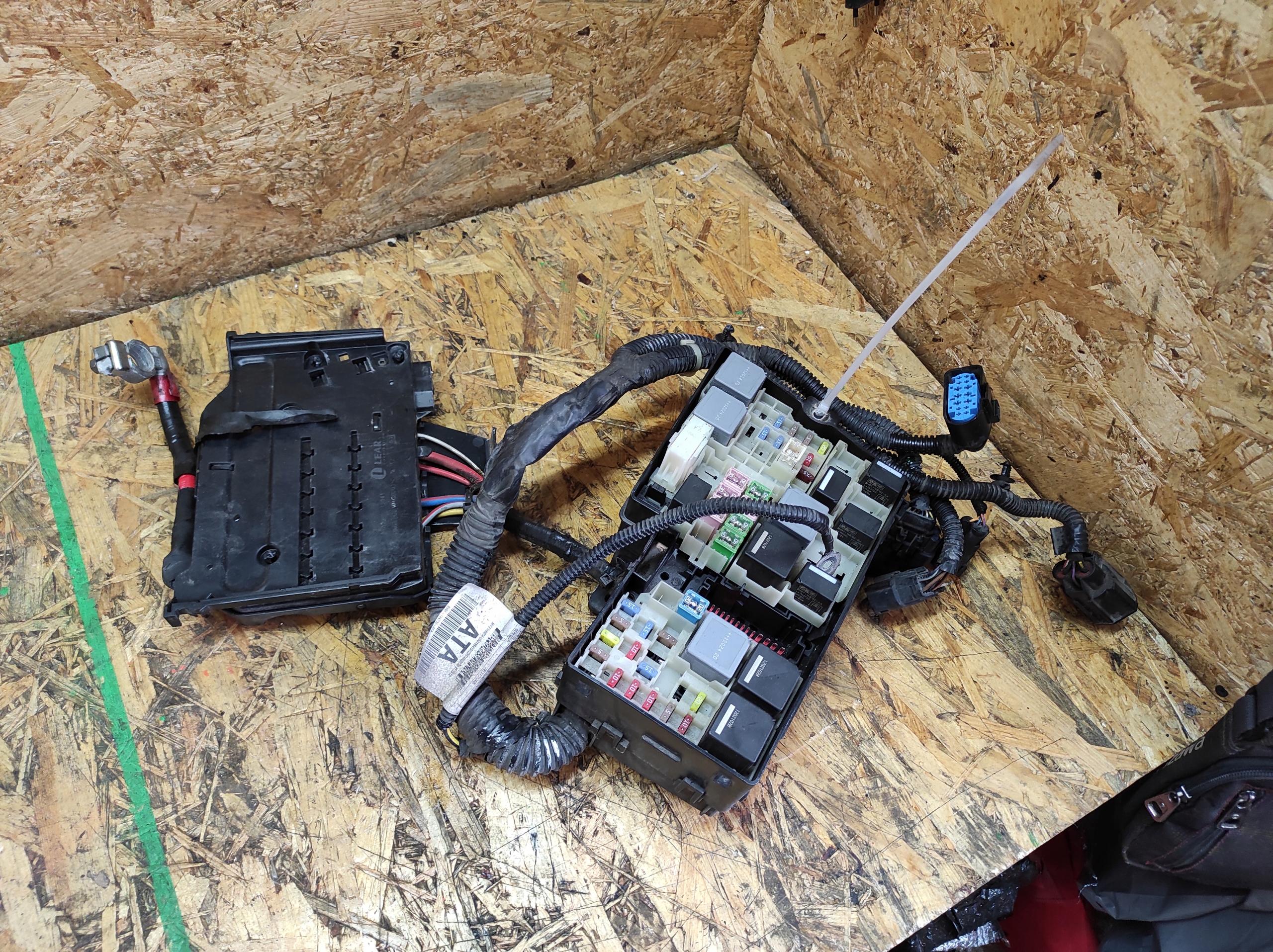 ФОКУС MK3 1.6 ECOBOOST БЛОК ПРЕДОХРАНИТЕЛЕЙ