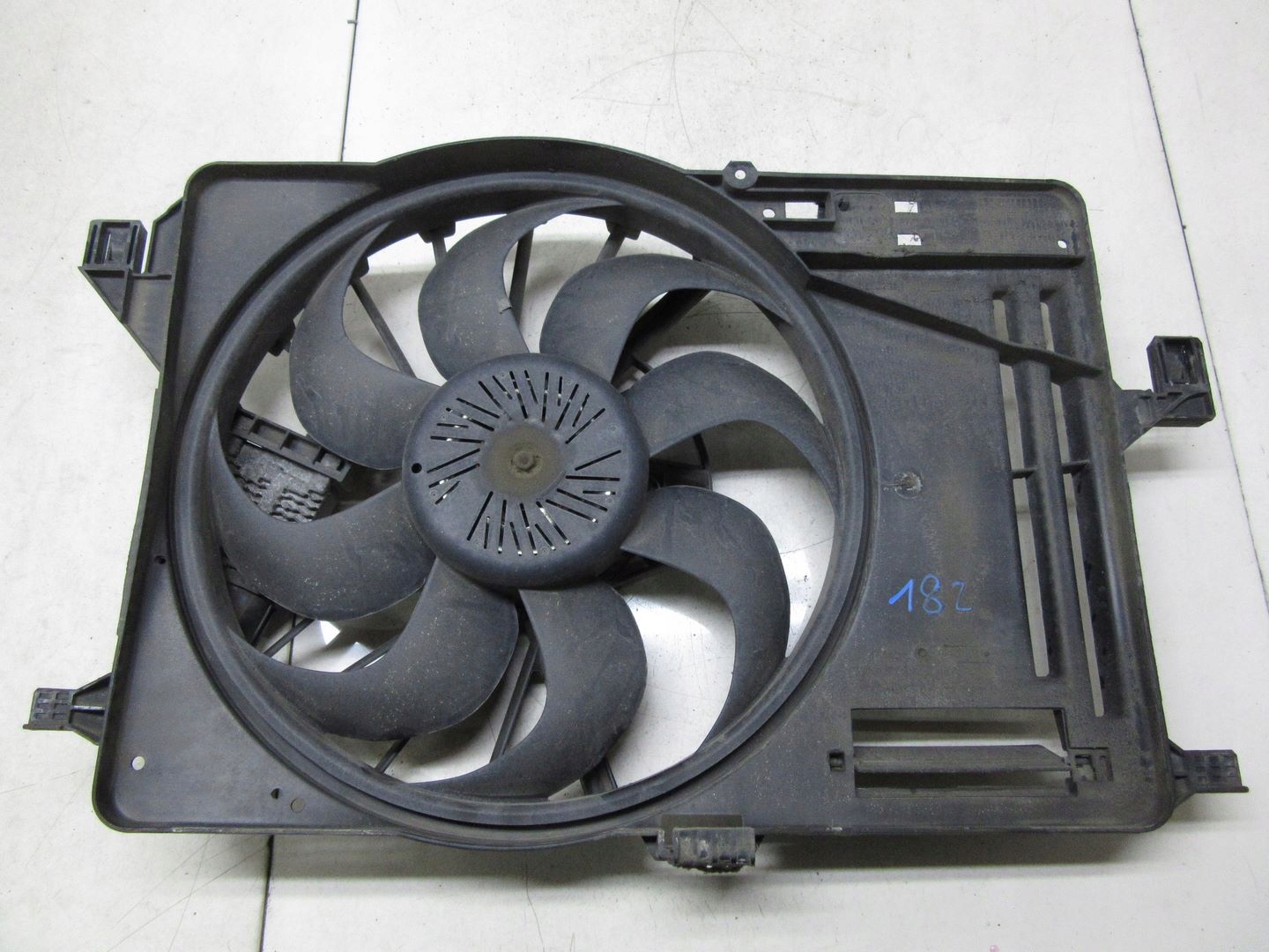 054/182 - FORD C-MAX MK2 1.6 ВЕНТИЛЯТОР РАДІАТОРА 10-16 182