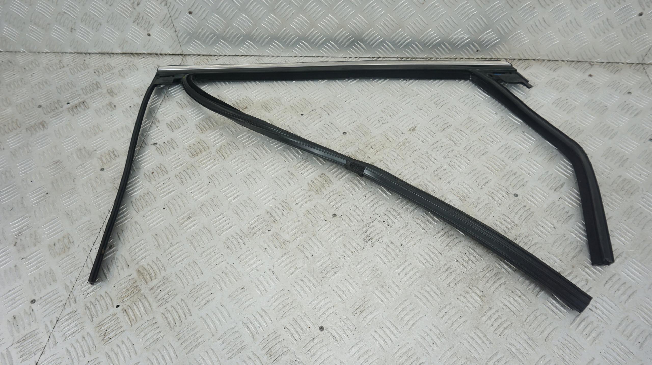 FT4B-R25825-EP - FORD EDGE II УПЛОТНИТЕЛЬ МОЛДИНГ ХРОМ ДВЕРИ ЗАДНИЙ ЛЕВЫЙ