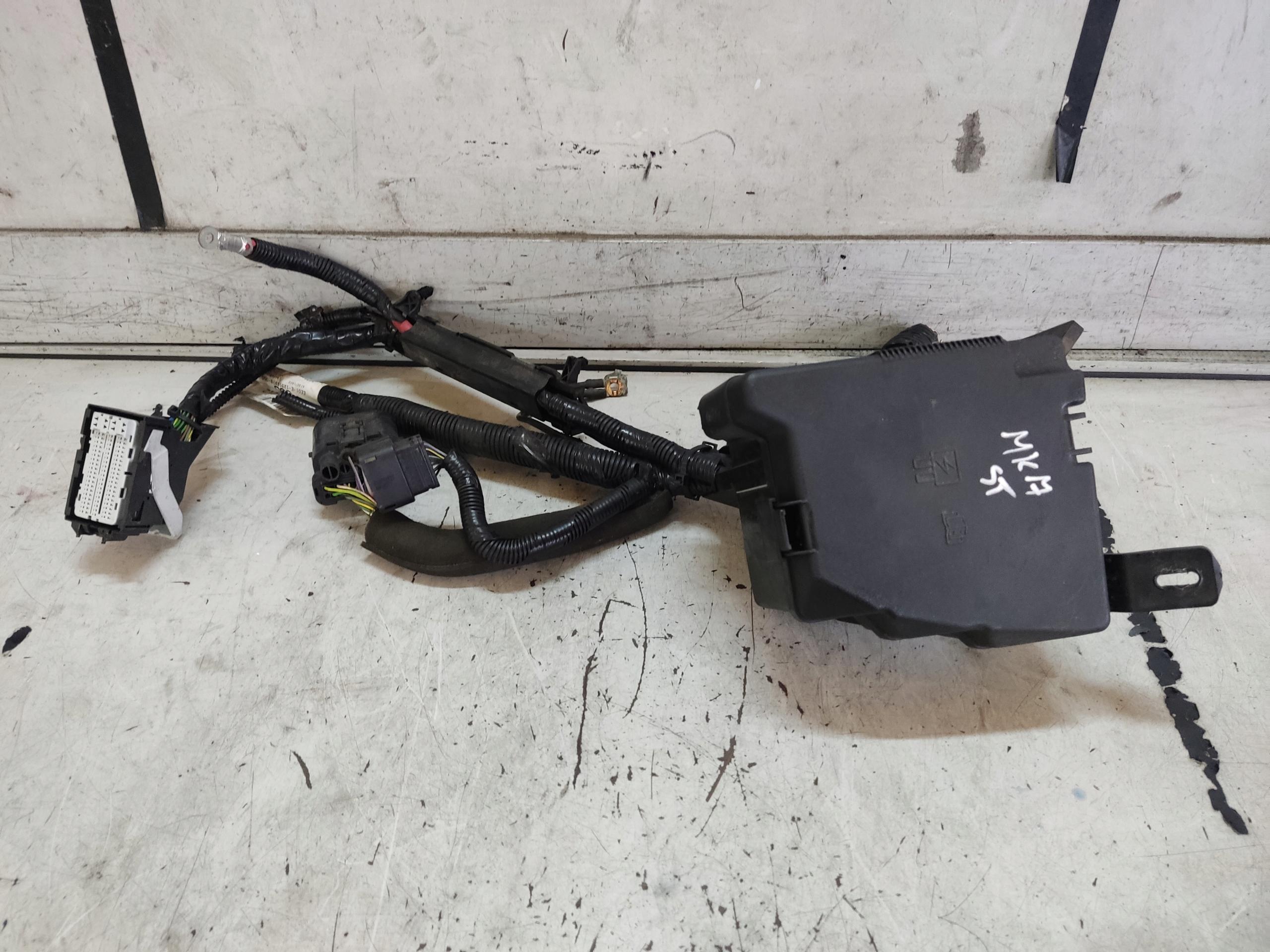 БЛОК ЗАПОБІЖНИКІВ FORD FIESTA MK7 1.6 EB ST