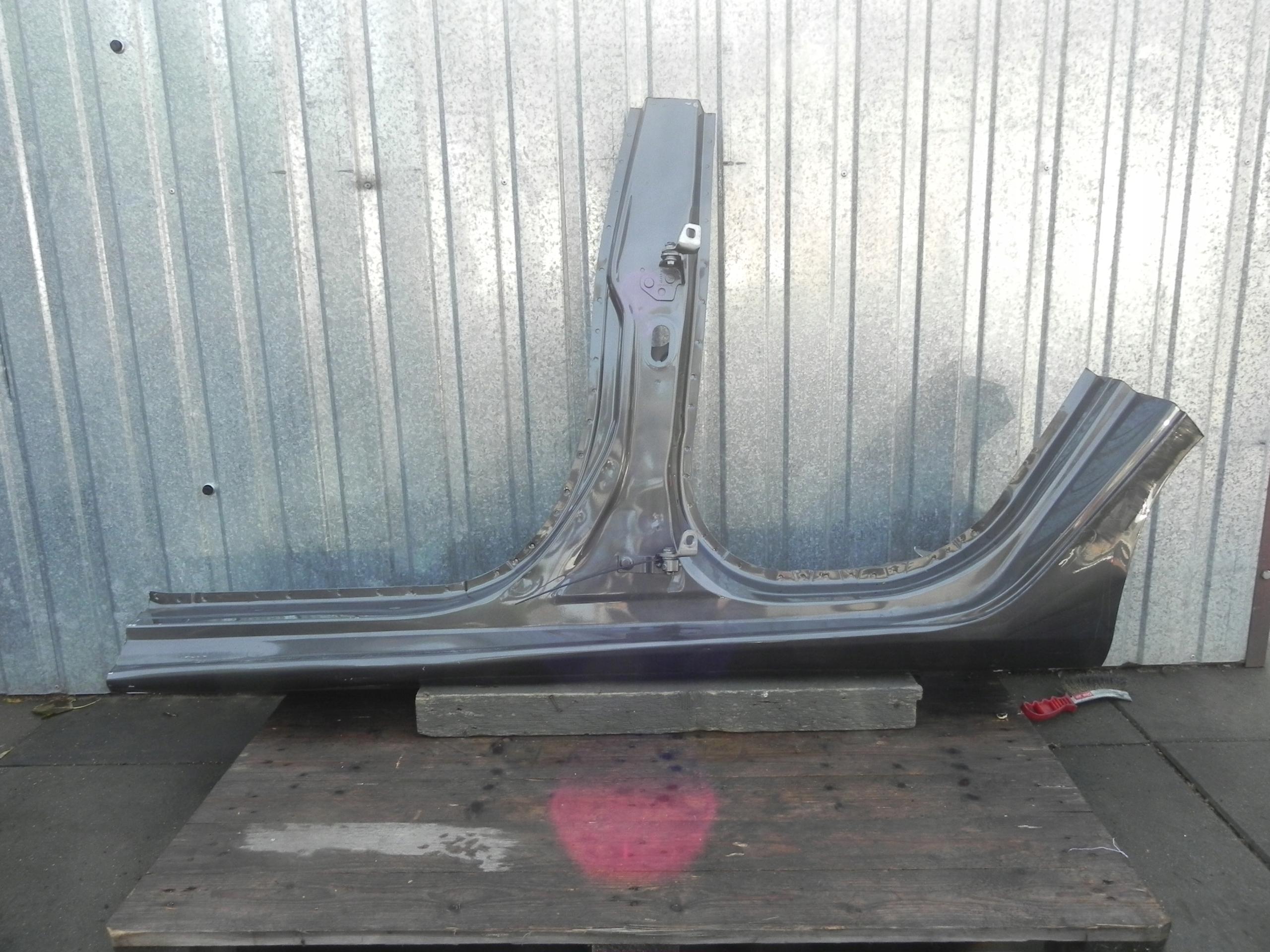 FORD FIESTA MK8 QH PROG БРЫЗГОВИК ЛЕВЫЙ