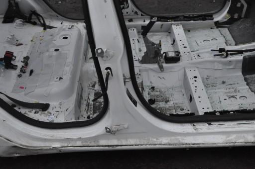 FORD FIESTA MK8 ПРАВЫЙ ПОРОГ СТОЙКИ