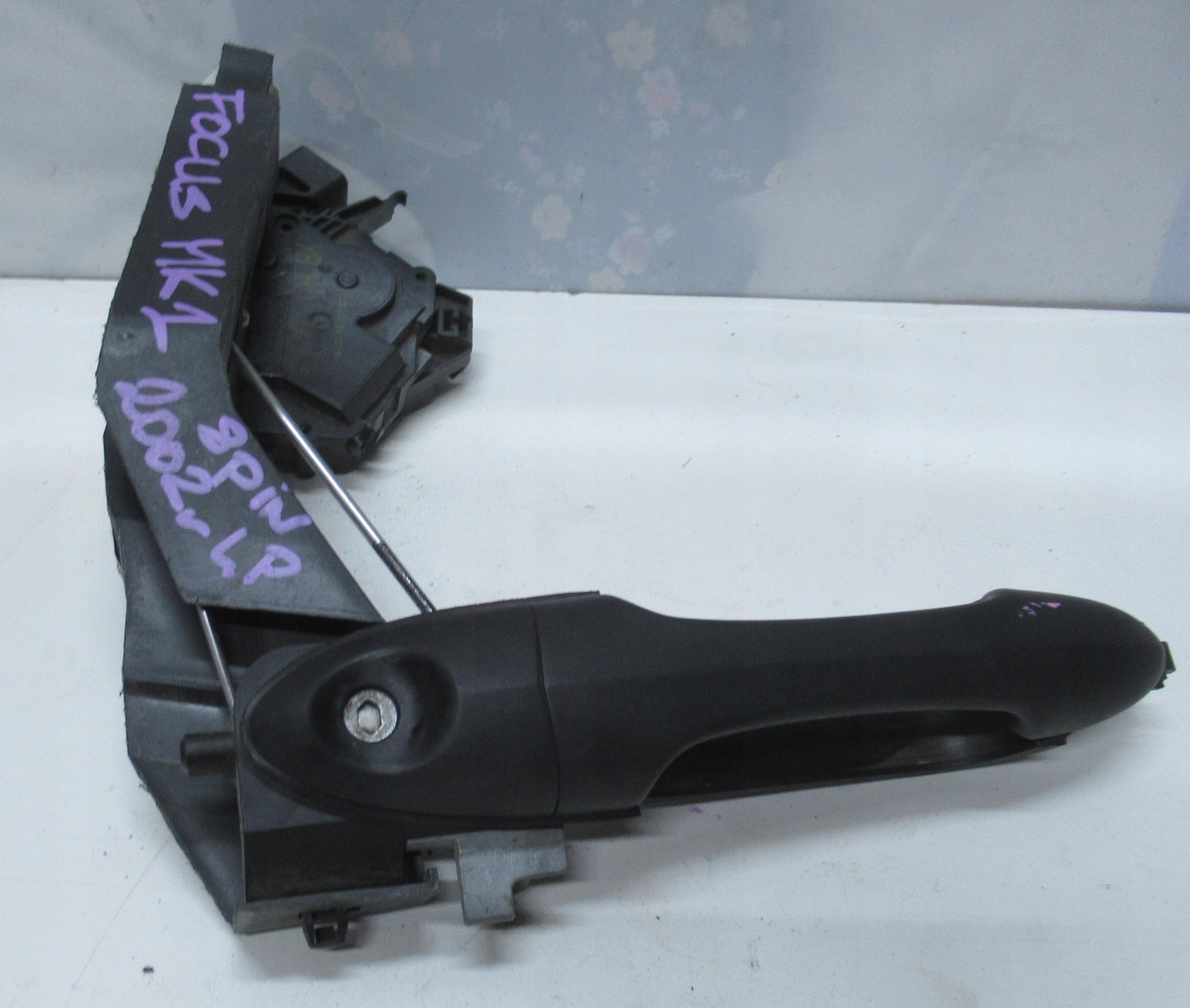 1E0217MA - FORD FOCUS MK1 НАРУЖНАЯ РУЧКА ДВЕРИ ЛЕВАЯ ПЕРЕДНЯЯ 8PIN