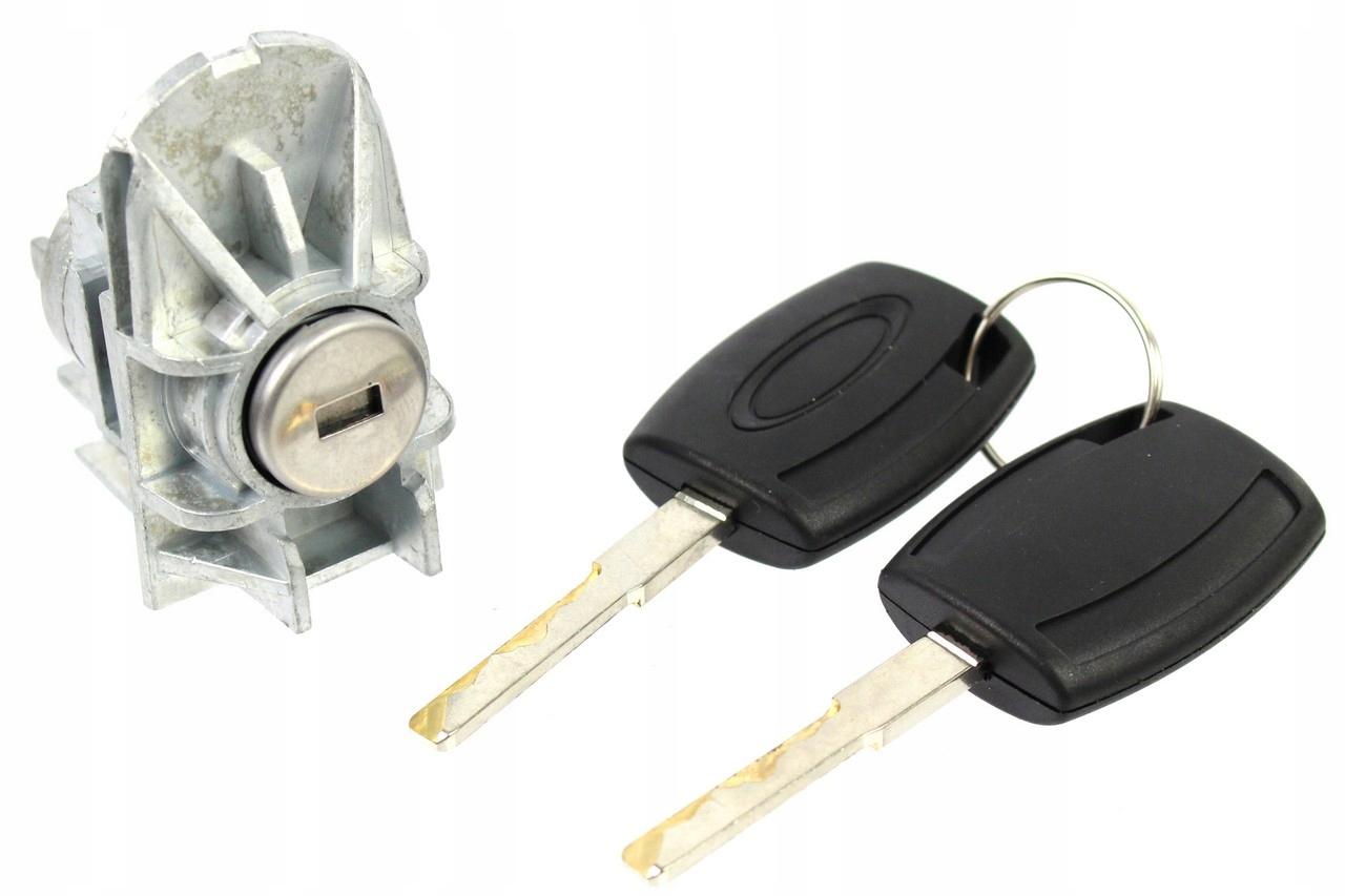 ME-003010 - FORD FOCUS MK2 II C-MAX ВСТАВКА ДВЕРНОГО ЗАМКА ЛЕВАЯ