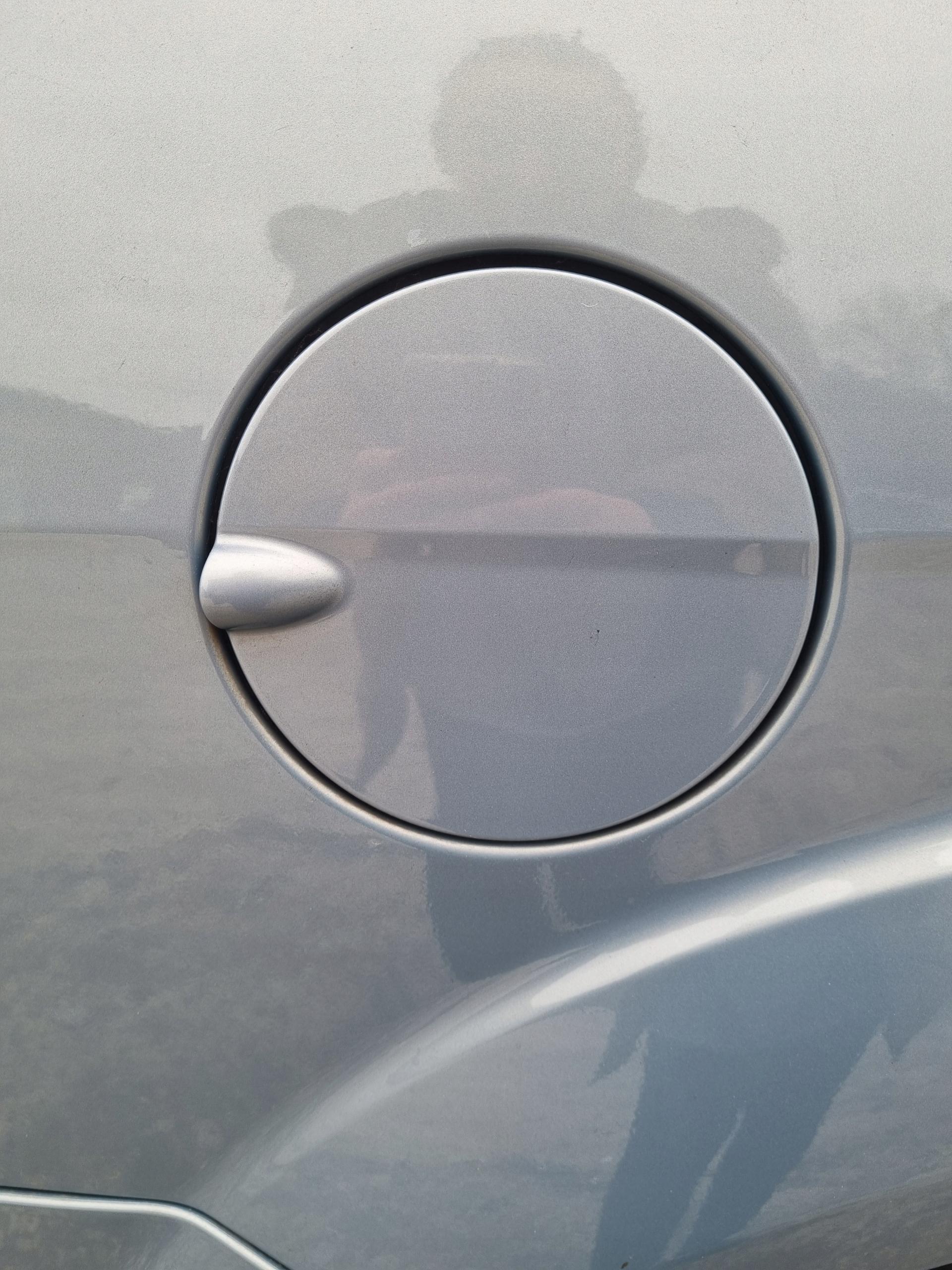 2008 - FORD FOCUS MK2 универсал 04-11 крышка топливного бака M8