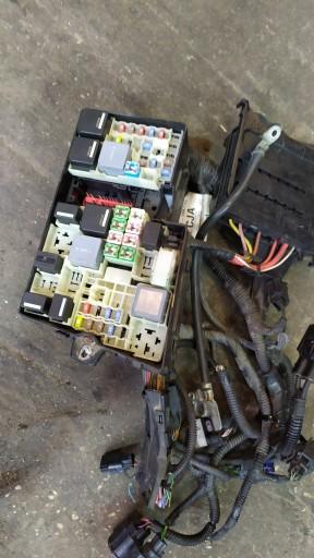 AV6T-14A067-BB - FORD FOCUS MK3 1.0 ECO БЛОК ПРЕДОХРАНИТЕЛЕЙ