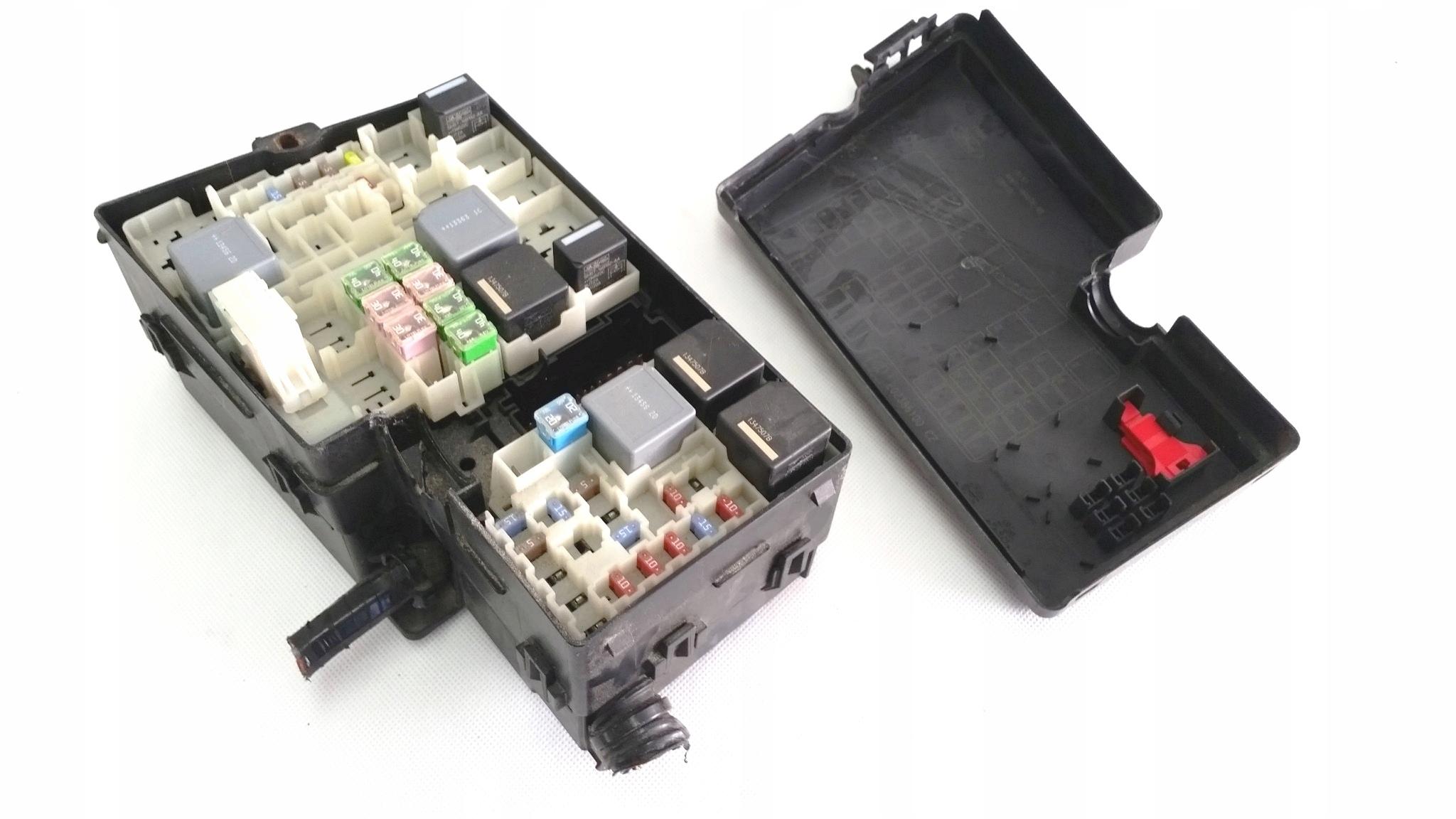 EM5T-14K733-BJA AV6T-14A076-AB - FORD FOCUS MK3 14R 1.6 TDCI БЛОК ЗАПОБІЖНИКІВ