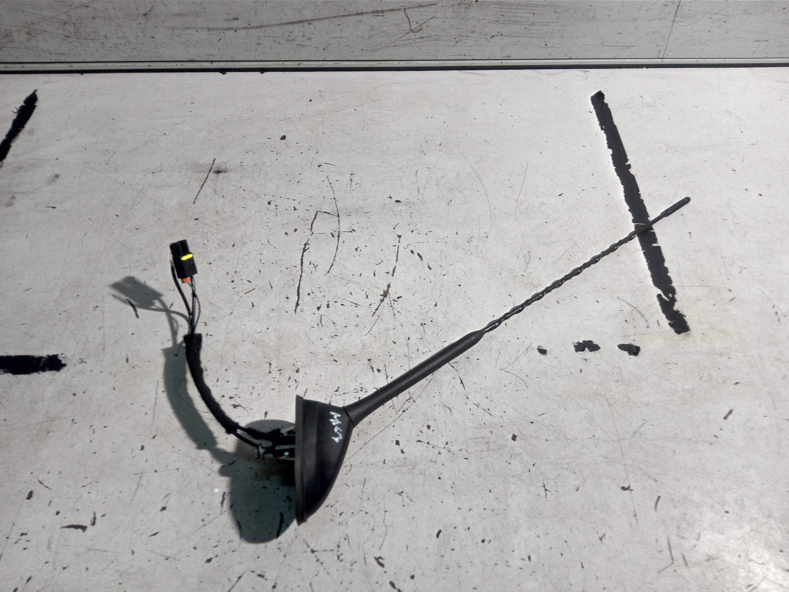 FORD FOCUS MK3 АНТЕНА НА ДАХ AM5T-18828-DH