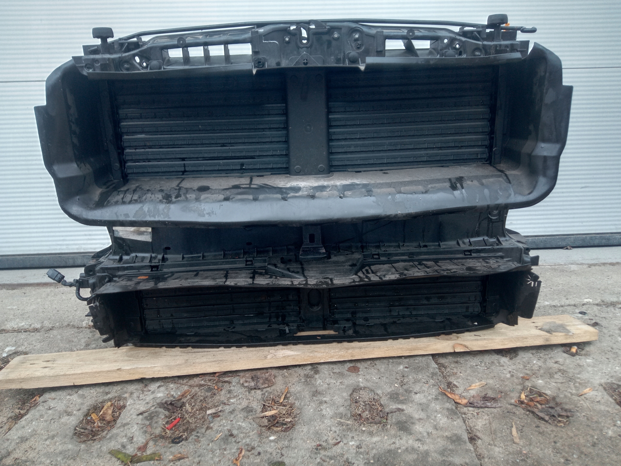 LX61-8C607-AC LX61-8005-AG - FORD KUGA MK3 КУЛЕРИ ВЕНТИЛЯТОР ЖАЛЮЗІ 1.5 EB