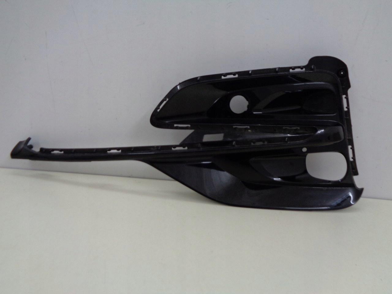 LV4B-17K946-S - FORD KUGA MK3 ST-LINE РЕШЕТКА БАМПЕРА ПРАВАЯ ПЕРЕДНЯЯ
