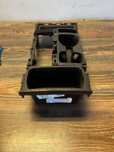 GJ54-S045P04-AF3JA6 - FORD MK2 KUGA ESCAPE РУЧКА ТУНЕЛЬ ПІДСТАКНИК