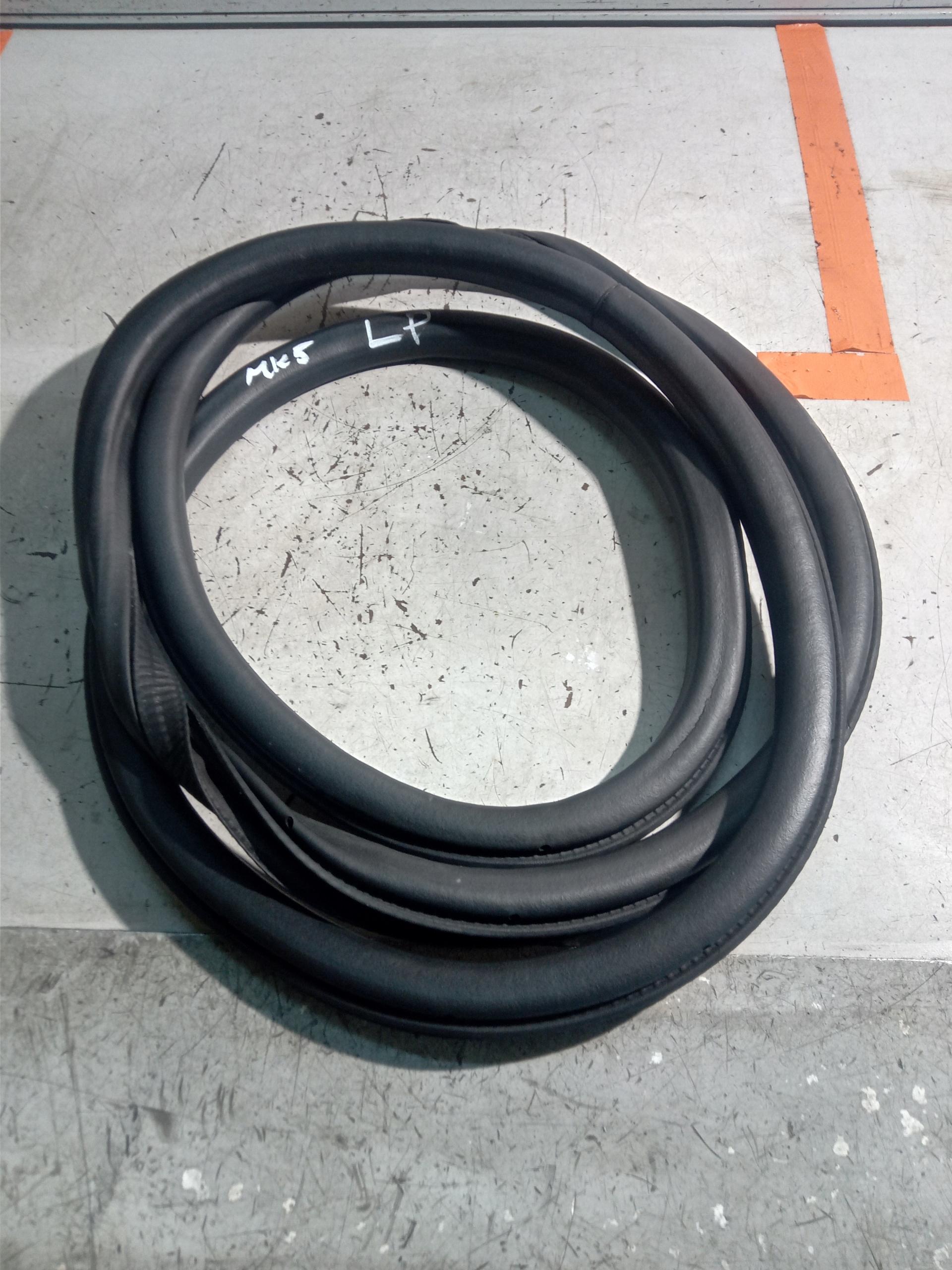 FORD MONDEO MK5 ПРОКЛАДКА ДВЕРЕЙ ЛІВА ПЕРЕДНЯ