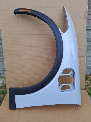 LJ8BR16A3 - Ford mustang mach e ліве крило