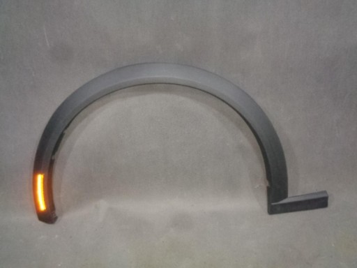 LJ8B-R16D239 - FORD MUSTANG MACH E НАКЛАДКА ПЕРЕДНЯЯ ЛЕВАЯ