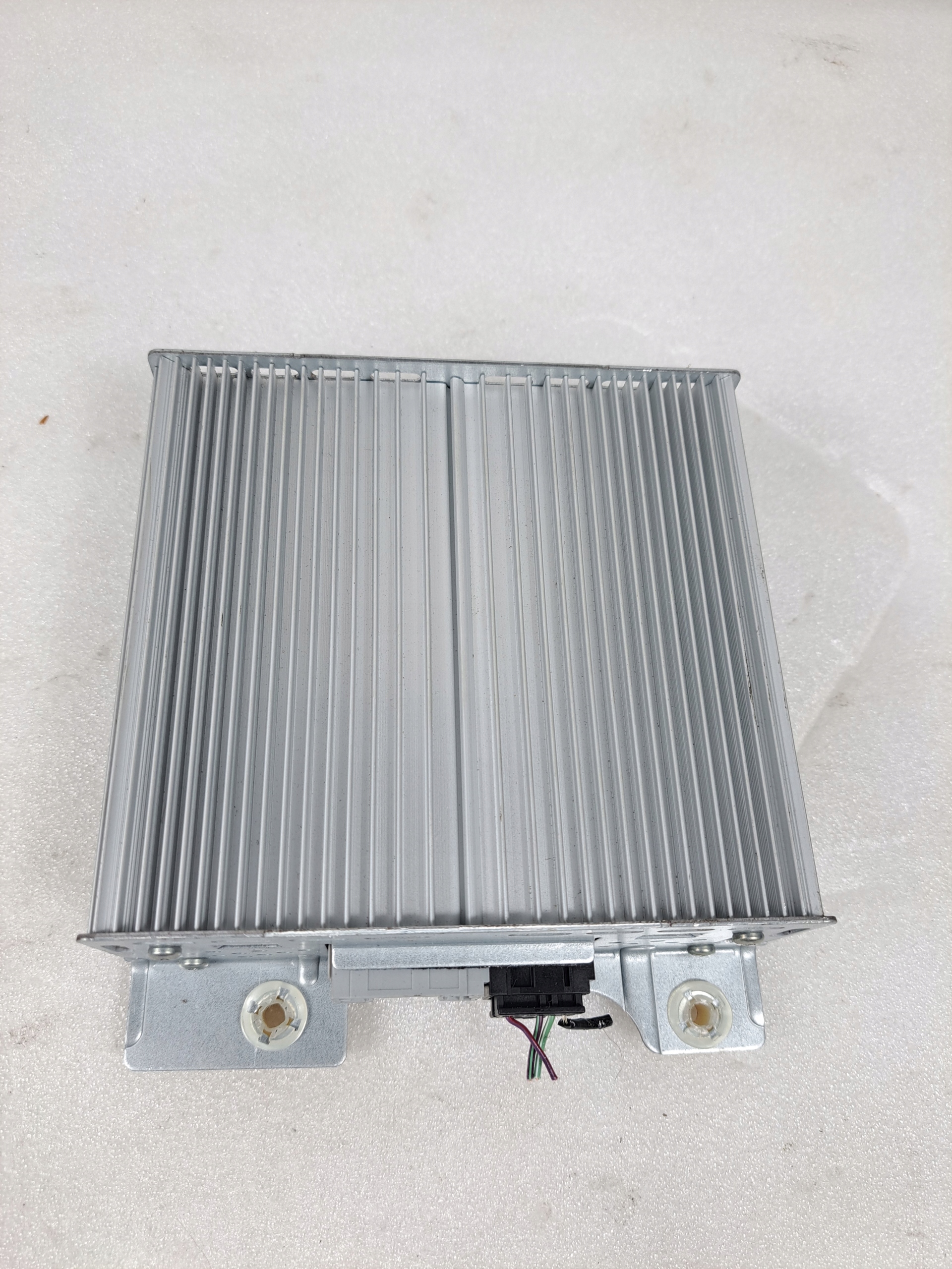 FORD MUSTANG V ПІДСИЛЮВАЧ РАДІО CR3T-18C808-AA