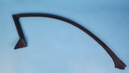 FORD MUSTANG VI УПЛОТНИТЕЛЬ ПРАВОЙ ДВЕРИ FR3B-6321596