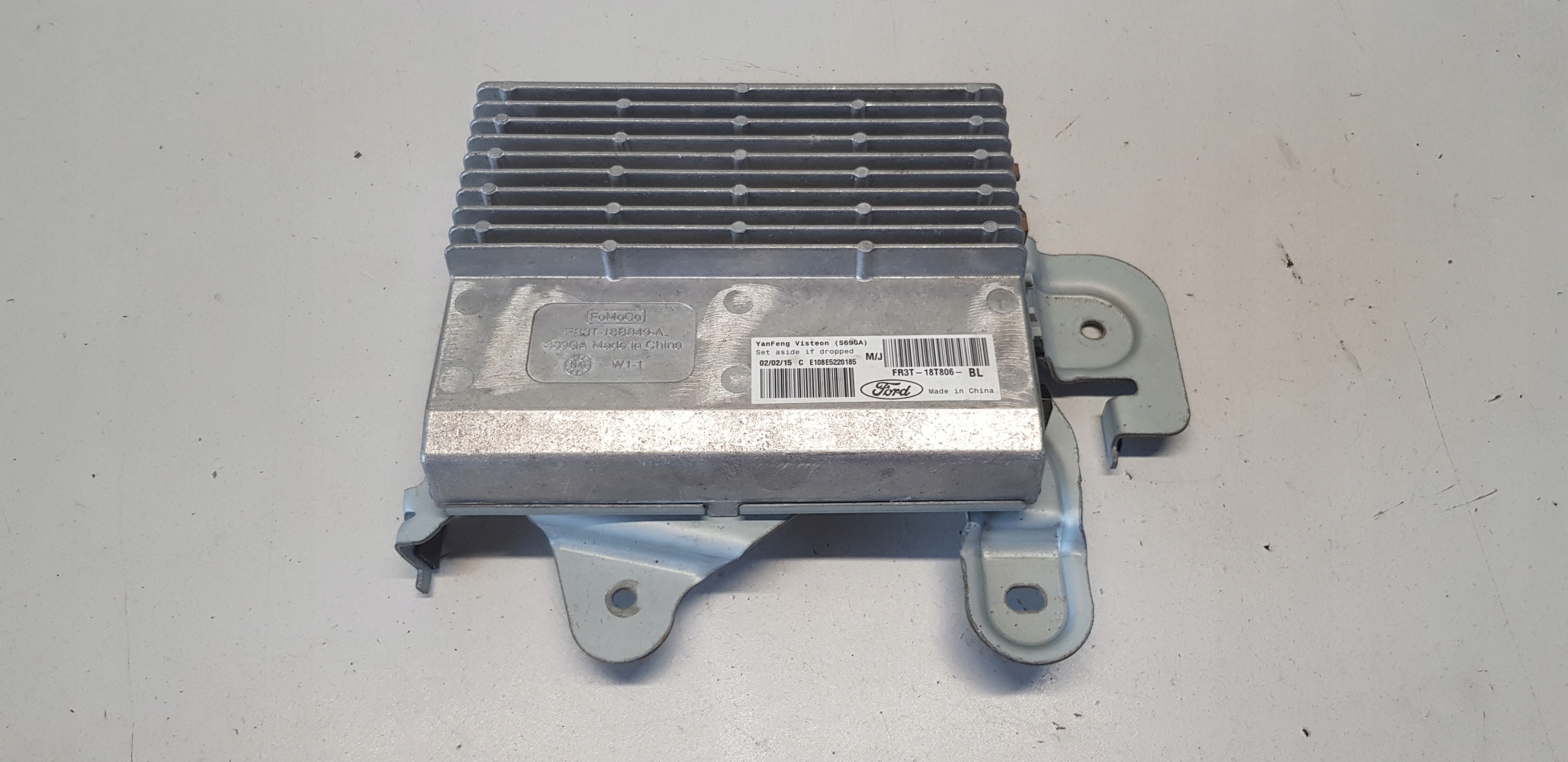 FORD MUSTANG ПІДСИЛЮВАЧ РАДІО 2015 FR3T-18T806-BL