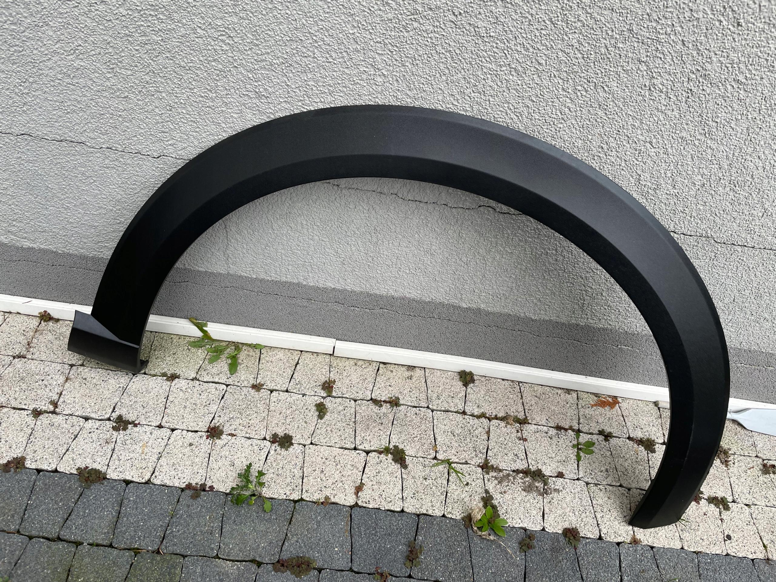 L1TB-S16D238-A - FORD PUMA НАКЛАДКА НА ПЕРЕДНЄ ПРАВЕ КРИЛО