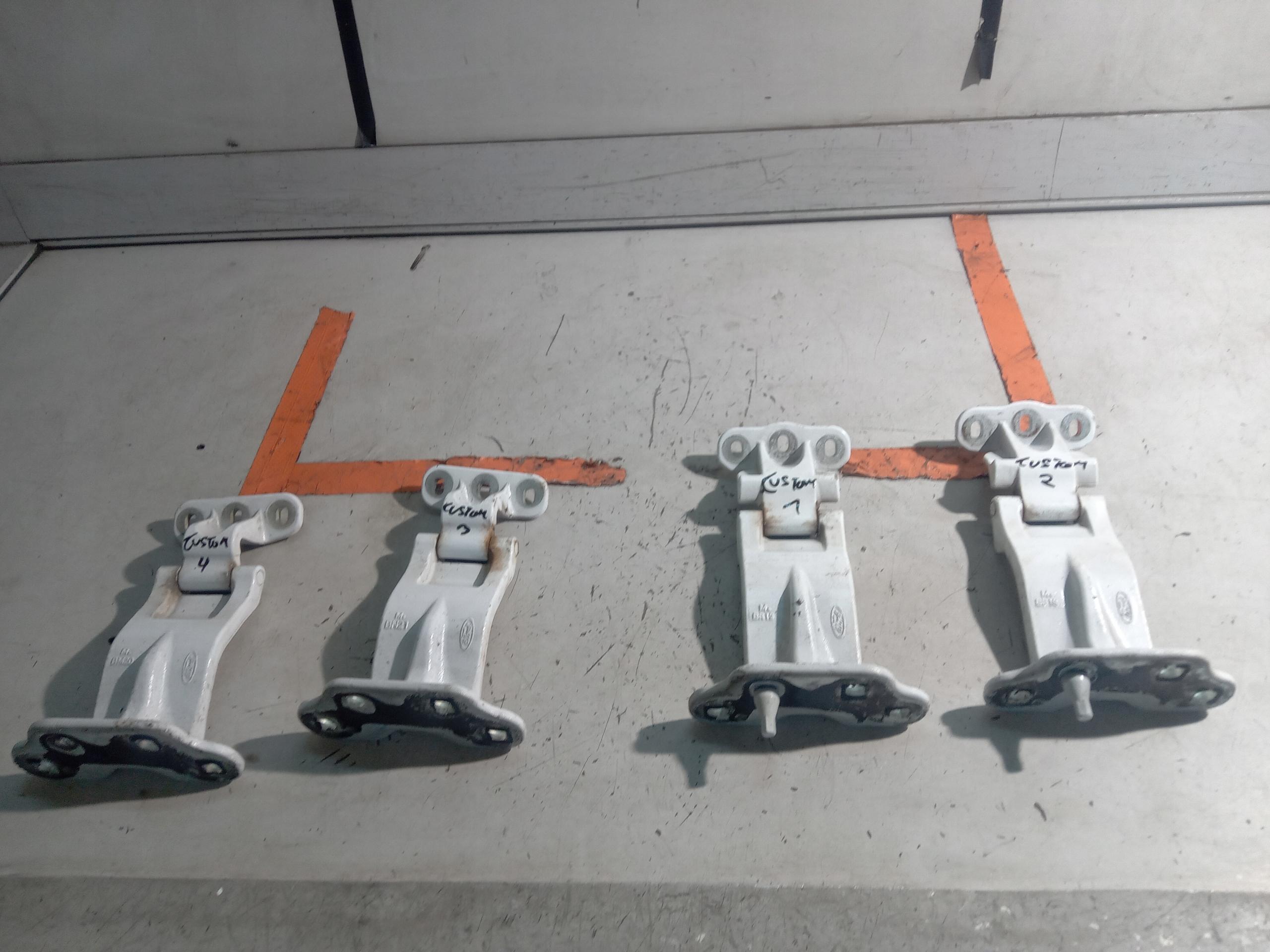 BK21-V429A14-AE - FORD TRANSIT CUSTOM LIFT ПЕТЛІ ЛЮКА ЗЗАДУ