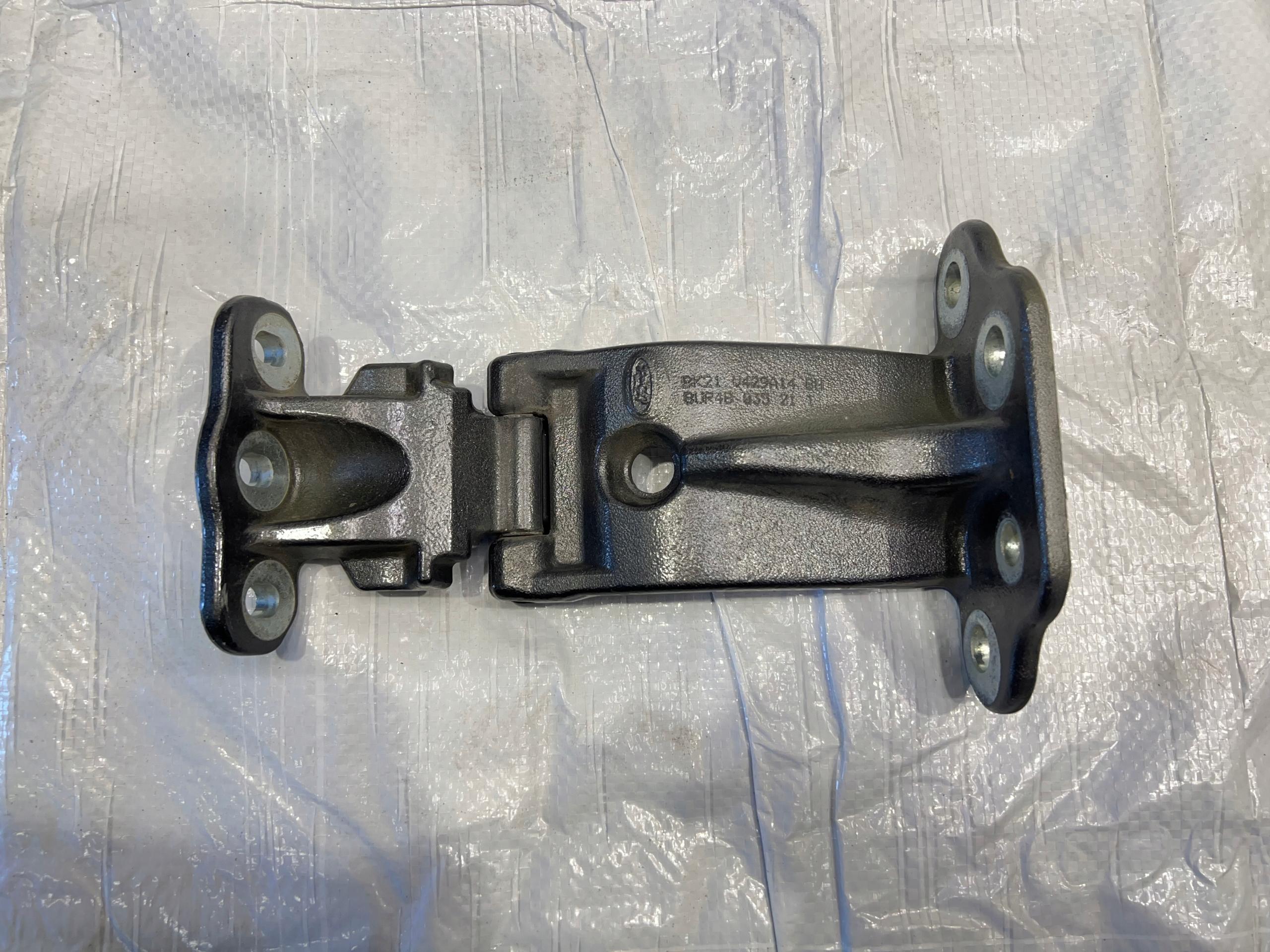 FORD TRANSIT CUSTOM ДВЕРНА ПЕТЛЯ ЗАДНЯ ПРАВА НИЖНЯ