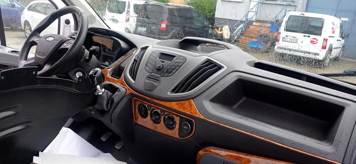 FORD TRANSIT MK8 ОБЛИЦЮВАННЯ 3D ПАНЕЛЬ CARBON