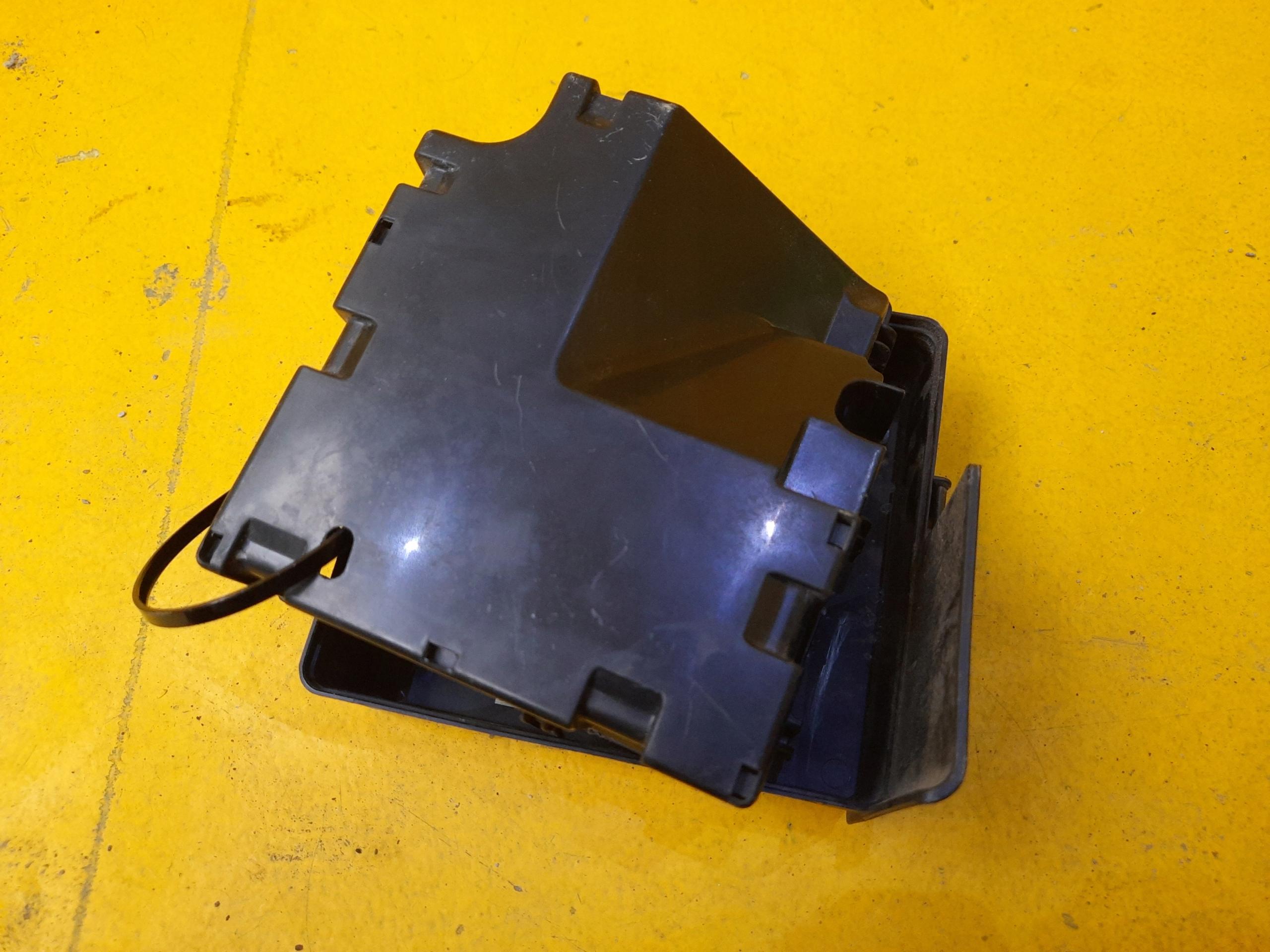 FULLBACK 17R L200 корпус блока предохранителей