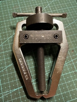 Съемник Facom U14L двухлапый 10-35 мм