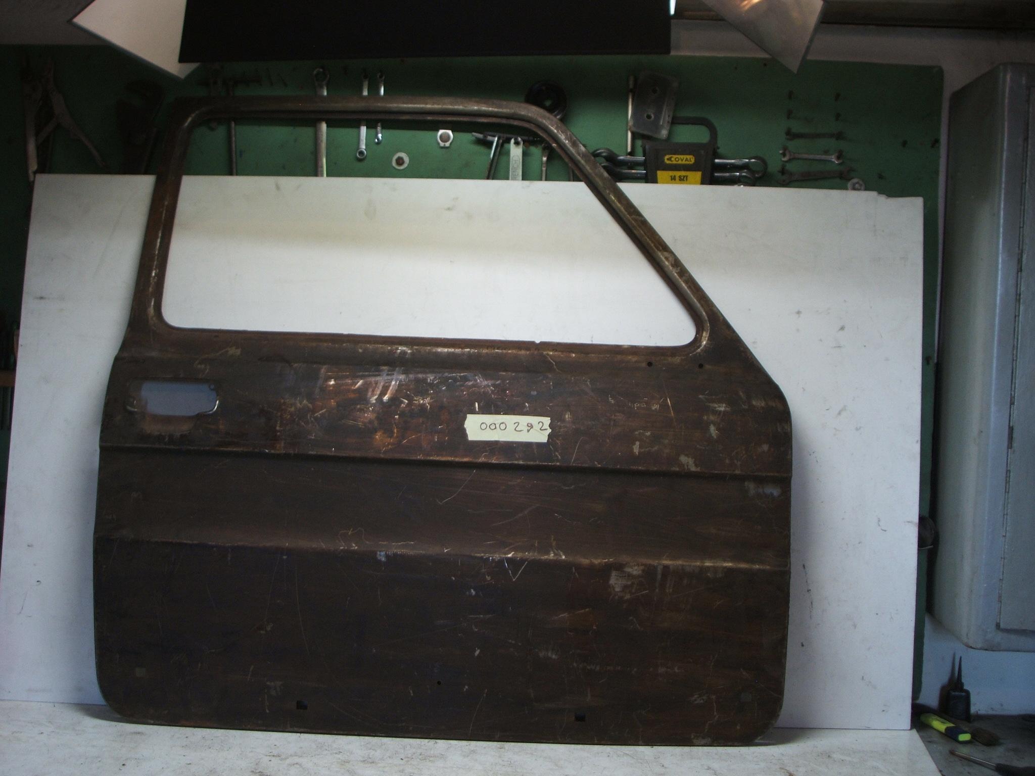 00143 - Fiat 126p обшивка правой двери ST FL новая!!! Bydg