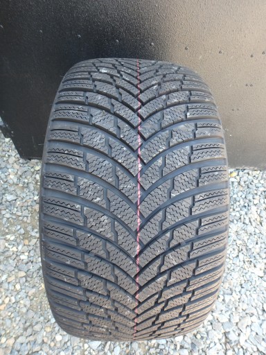 Шини Firestone Winterhawk 4 255/35R19 96 V на снігу