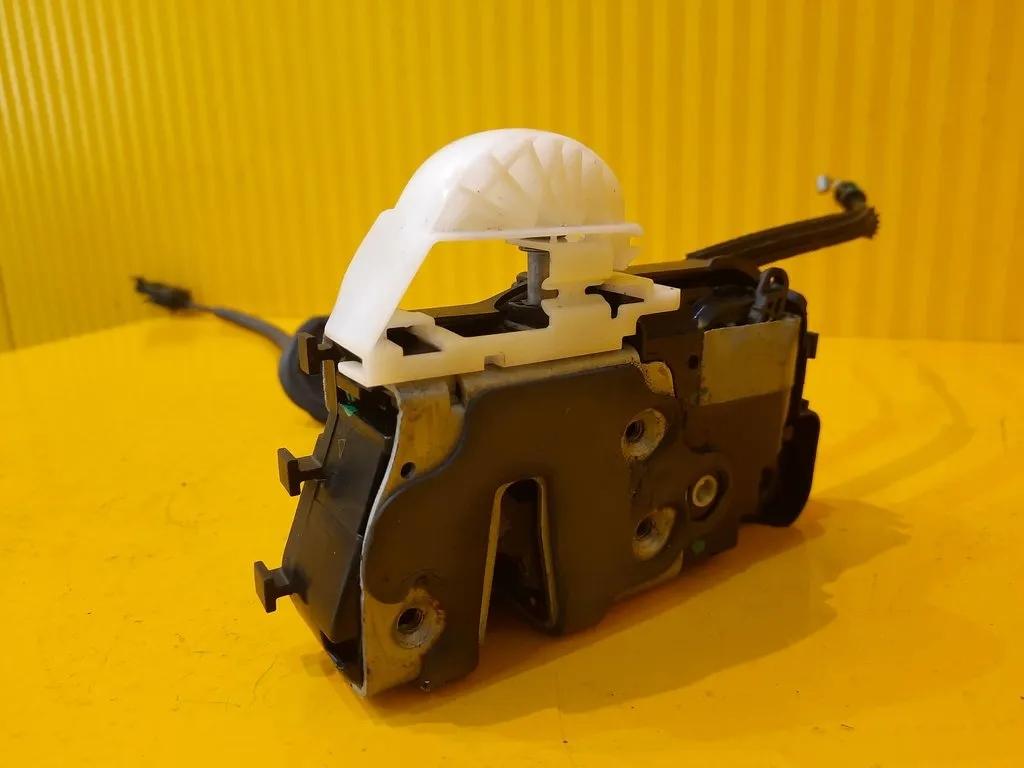 JX7AA21813ND - Focus MK4 замок двери левый передний JX7A-A21813-ND