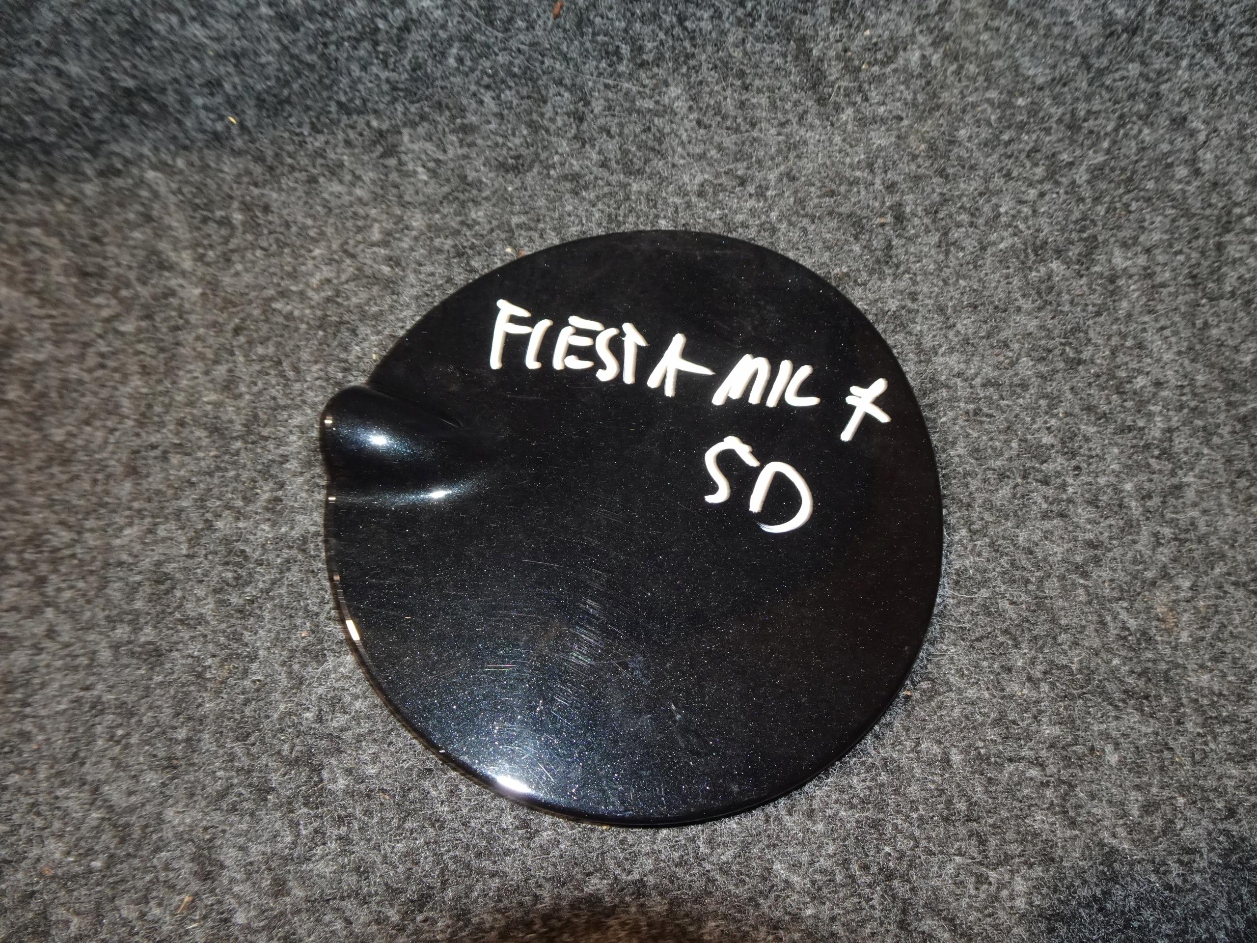 Ford Fiesta MK7 FL 5D крышка топливного бака