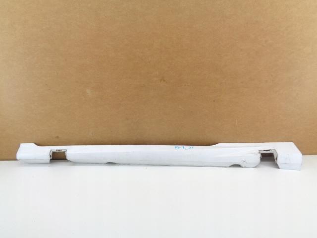 Ford Fiesta MK7 ST накладка порога левая