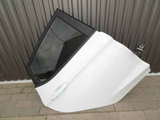 Ford fiesta mk8 двері правий задній єс