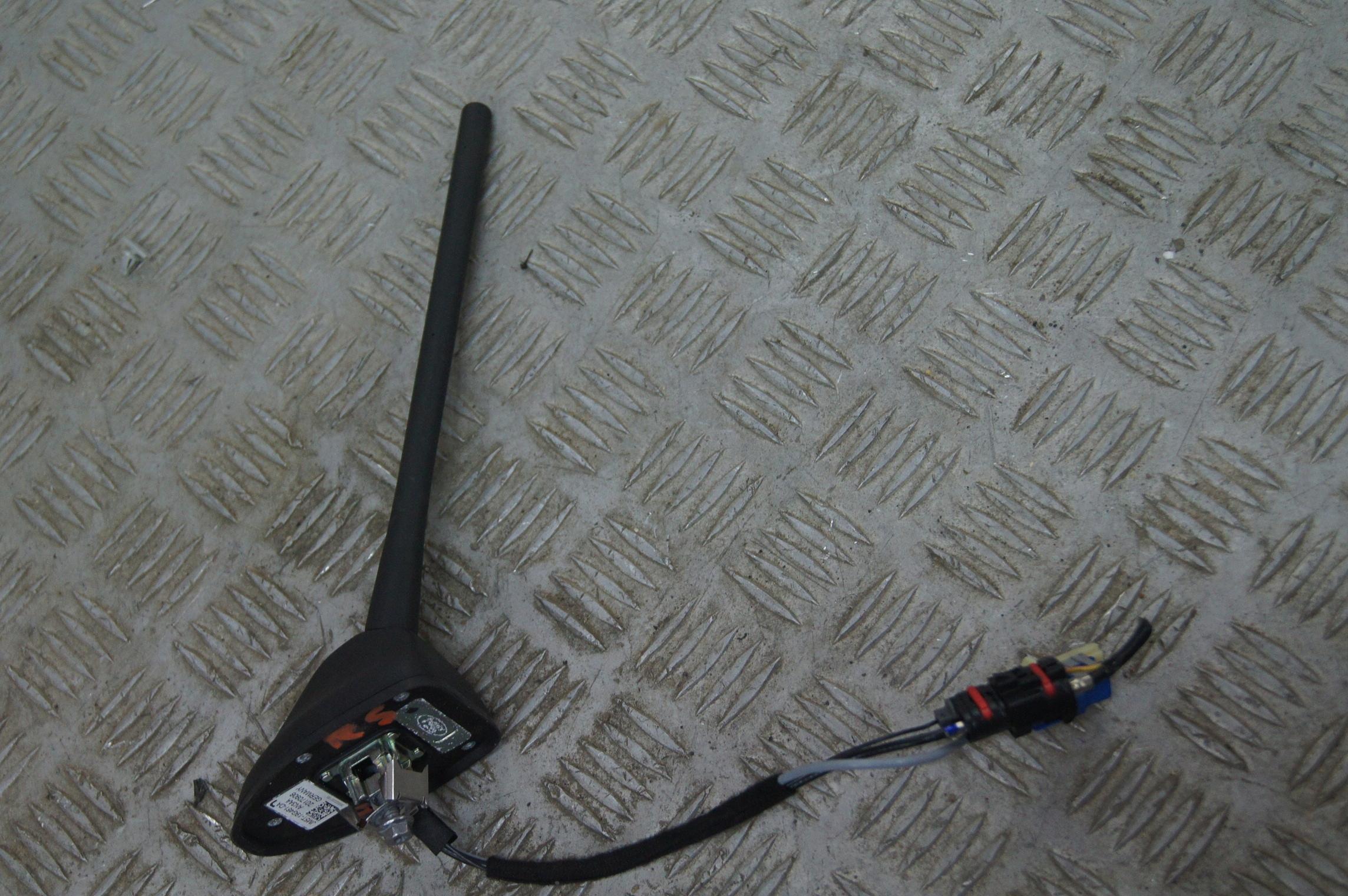 Ford Focus MK3 LIFT RS антенна