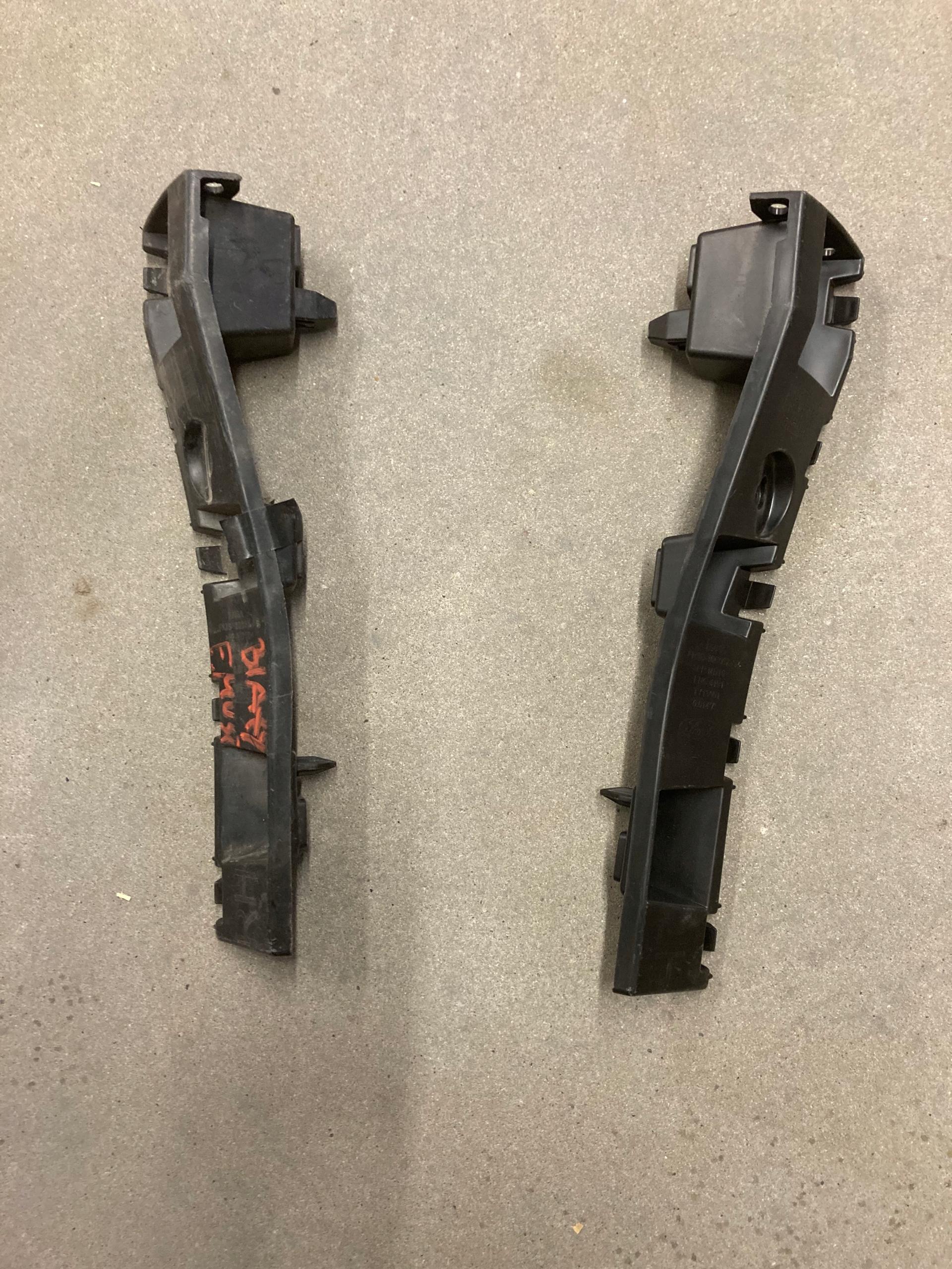 JR3B-16C199-BA - Ford Mustang 15+ 18+ 2015+ 2018+ ковзання крило