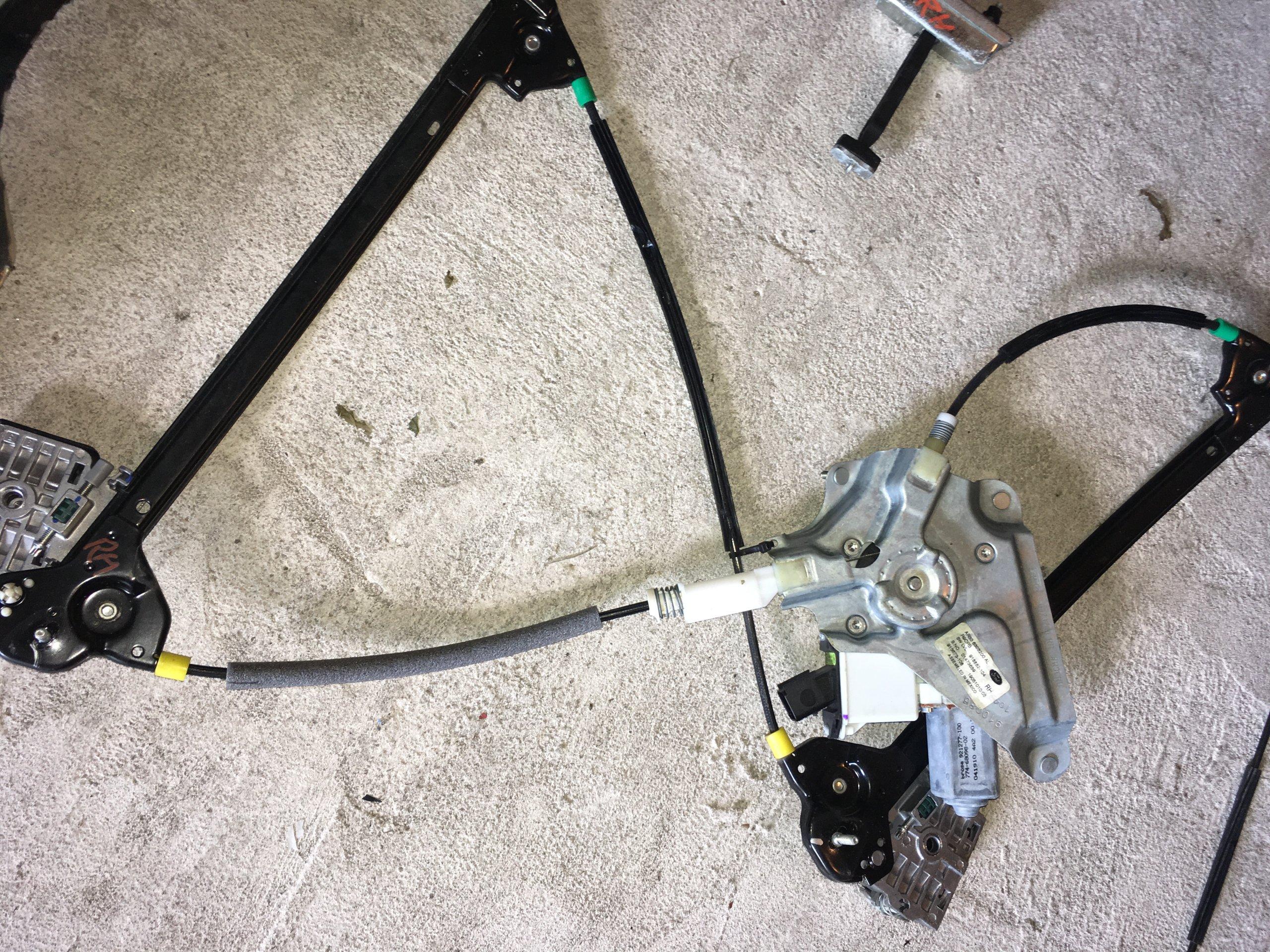 YC15-V25029-AF - Ford Mustang 2010-2014 14 механизм домкрата