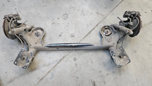 Ford oe dv61-5k952-ck балка задньої підвіски