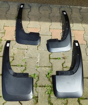 Комплект оригинальных брызговиков Ford Ranger, состояние идеальное, как новые, 2012-2023 гг.