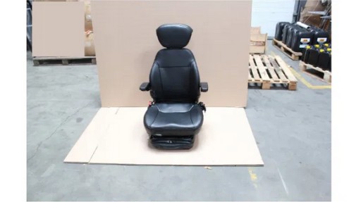 STD17979 - Крісло New Holland Lb95 100, 110, 115 Standard