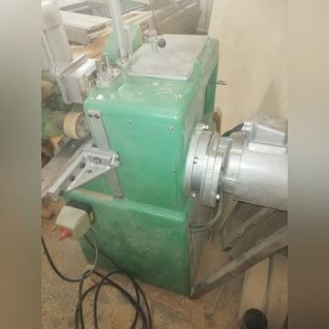 Двостороння товщинофрезерна машина