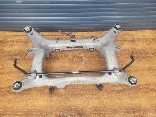 Giulia qv quadrifoglio задні сани траверс коляска голка