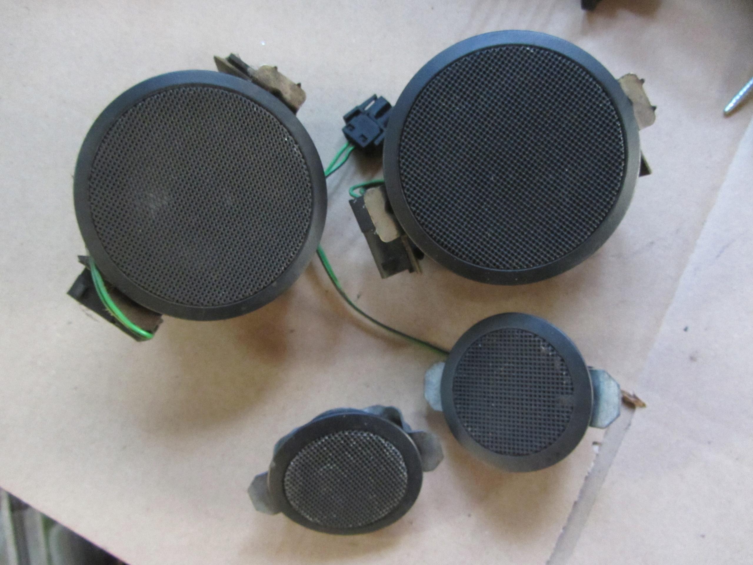 HiFi колонки в БМВ Е36 перед ліфтом раритет