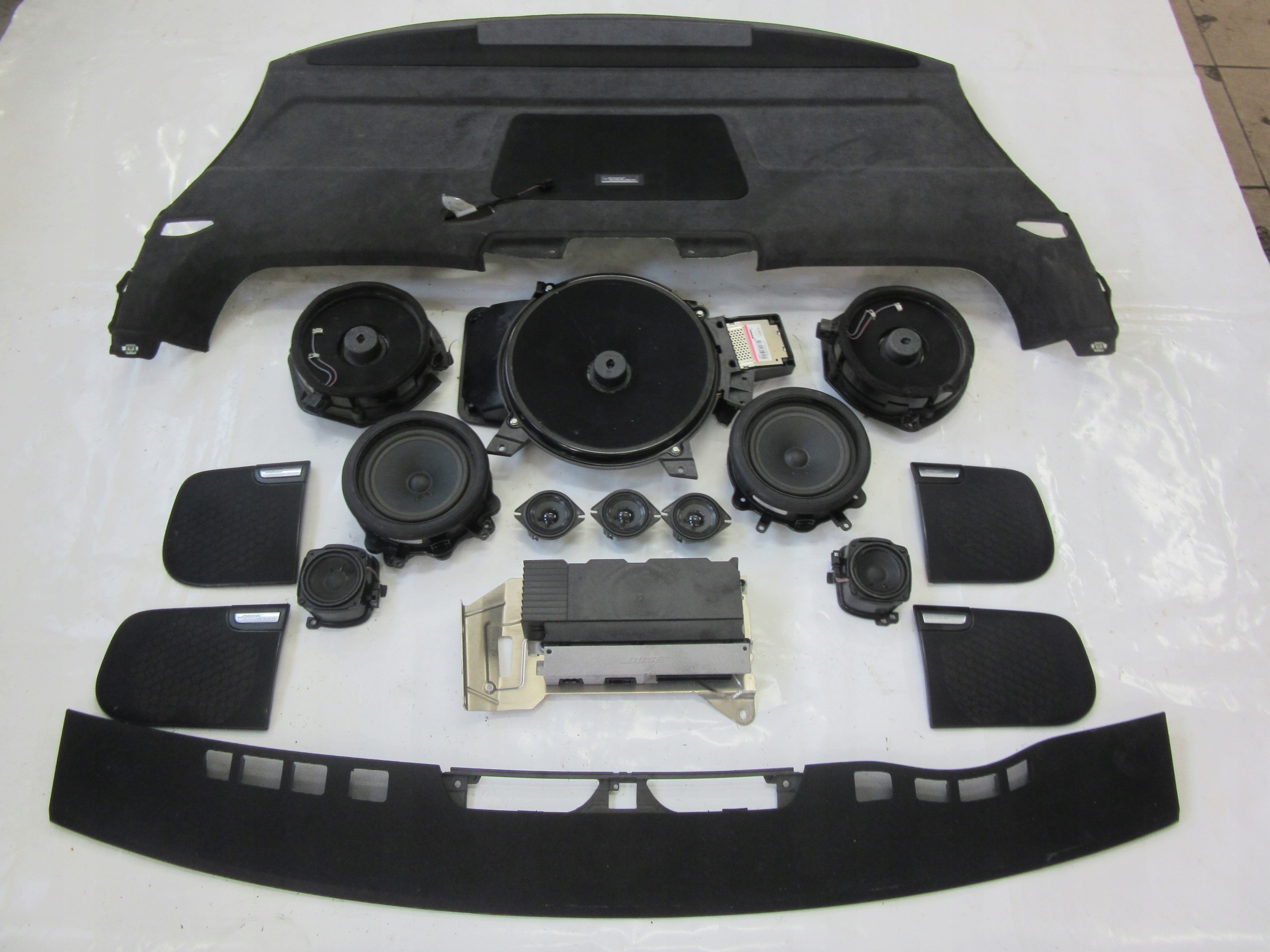 Колонки комплект BOSE AUDI A8 D3 S8 D3 4E0035223G