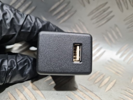 39087528 - РОЗ'ЄМ USB ПОРТ OPEL ASTRA K LIFT