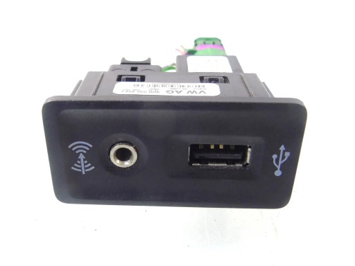 5G0035222E - РАЗЪЕМ USB ВХОД AUX SEAT IBIZA IV 5G0035222E